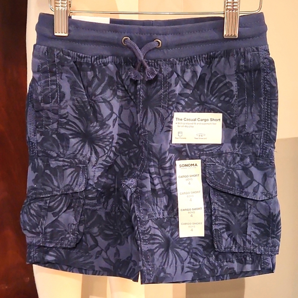 SONOMA NEW BOYS CARGO SHORTS SIZE 4. NAVY BLUE RELAXED FIT AND SOFT.